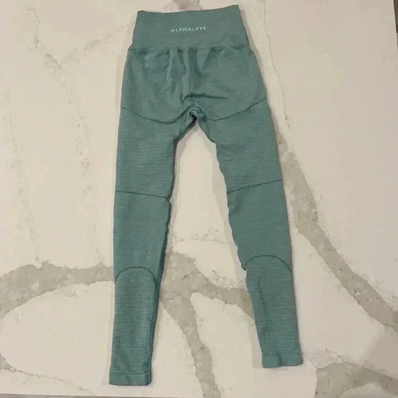 Alphalete Green Amplify Leggings Inseam 25” Womens Small Performance Workout Run - Picture 4 of 7